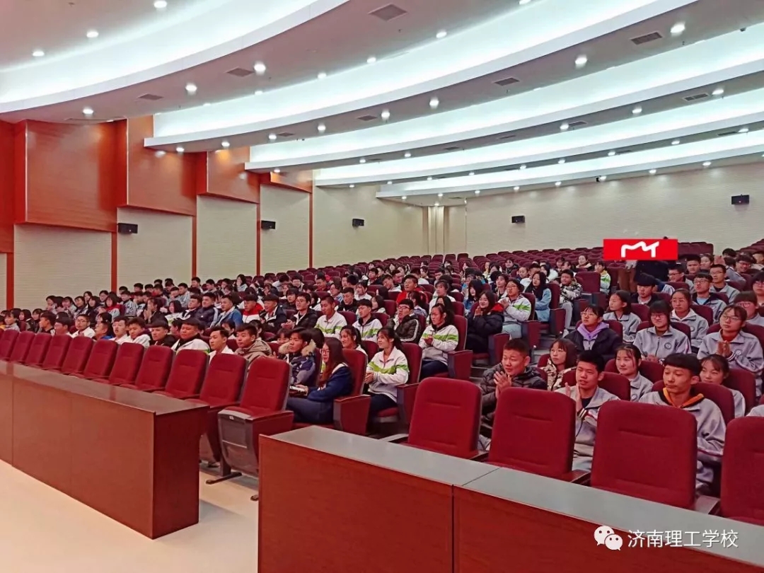 1544674360433401.jpg 640 (2).webp.jpg