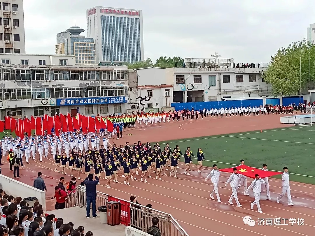 1557819669660984.jpg 640.webp.jpg