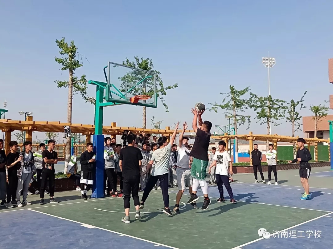 1557819979258688.jpg 640.webp.jpg