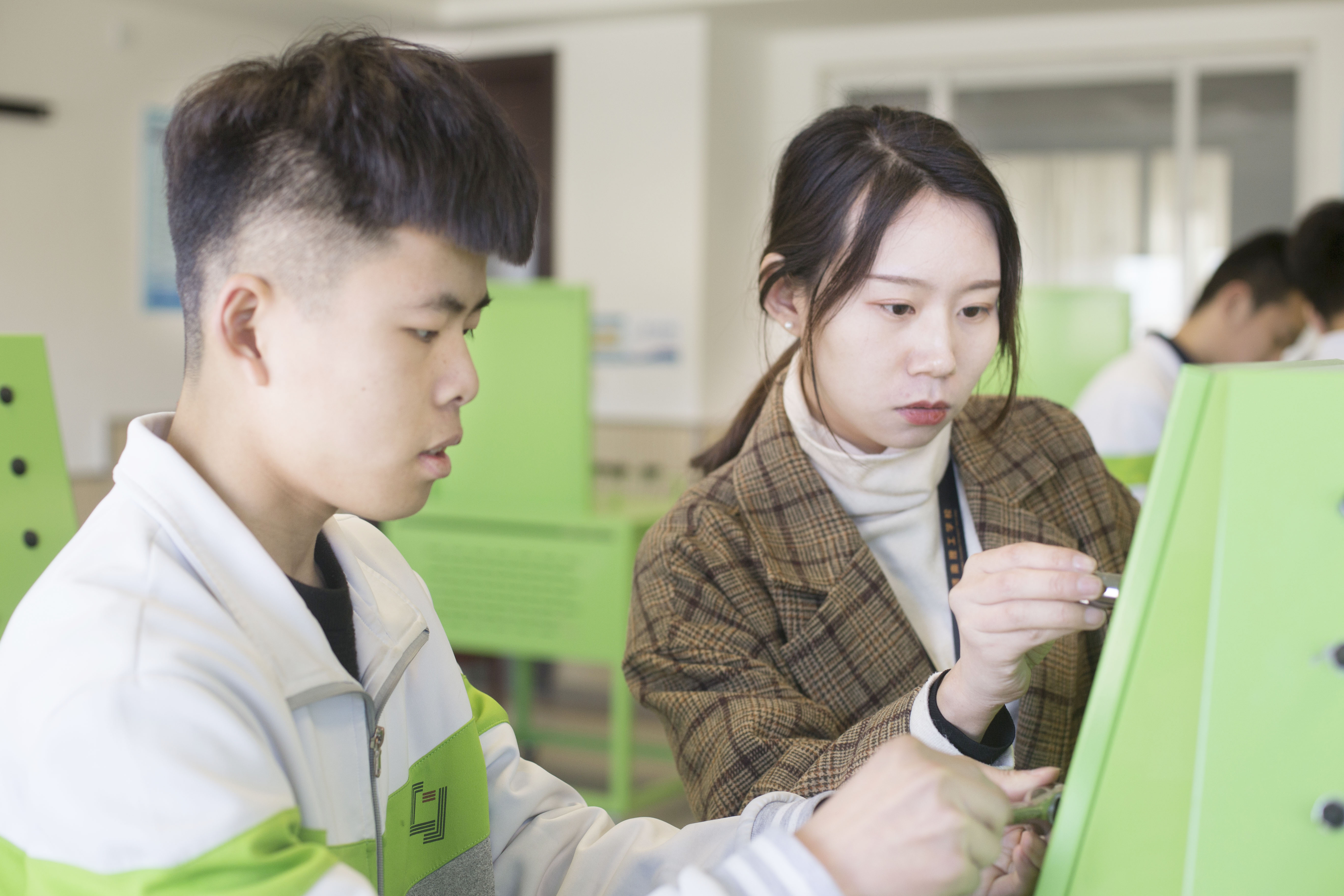 1561683271205818.jpg 汽车机电维修课程实景.JPG