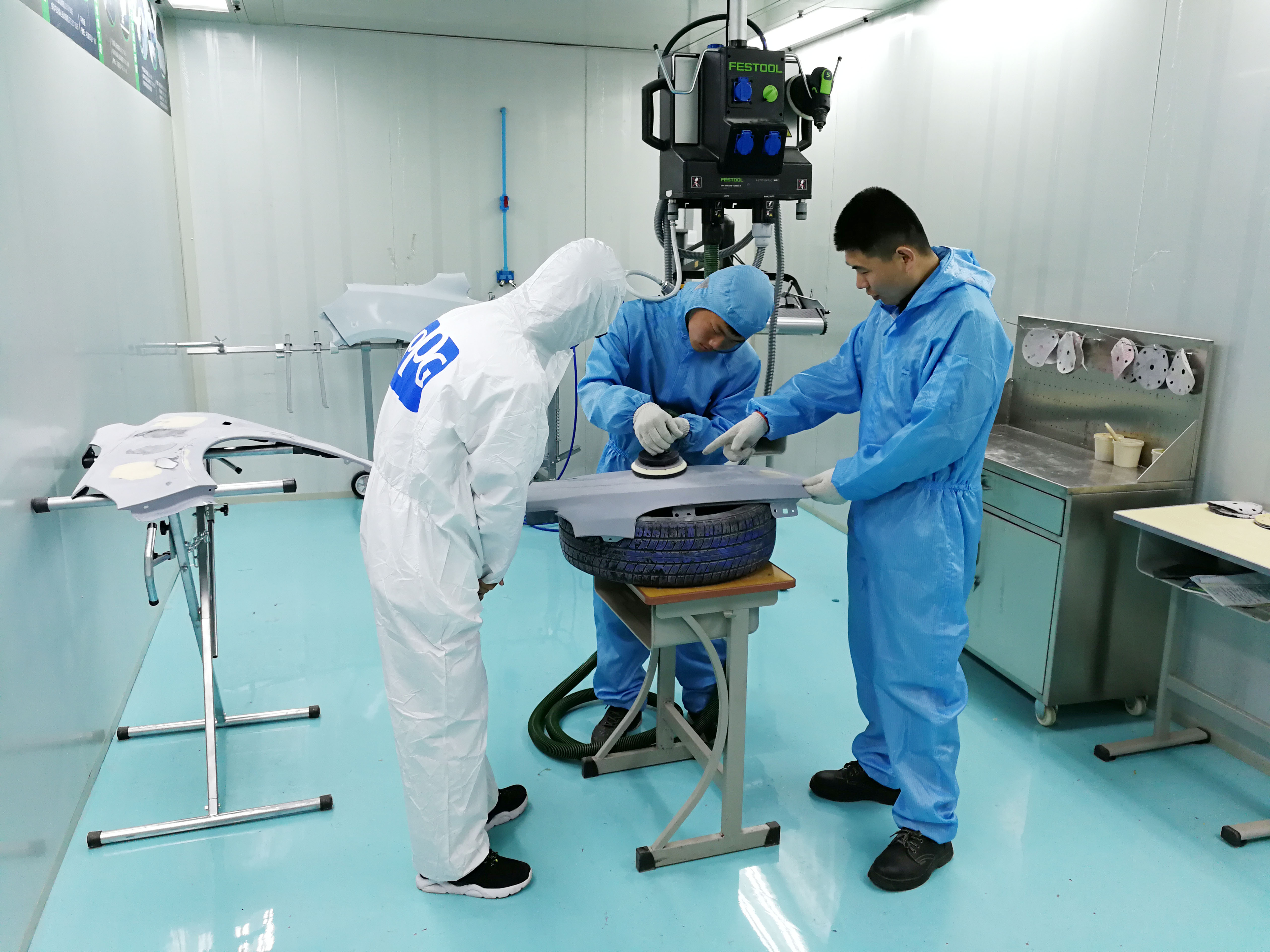 1561683306662537.jpg 汽车喷涂课程实景.jpg